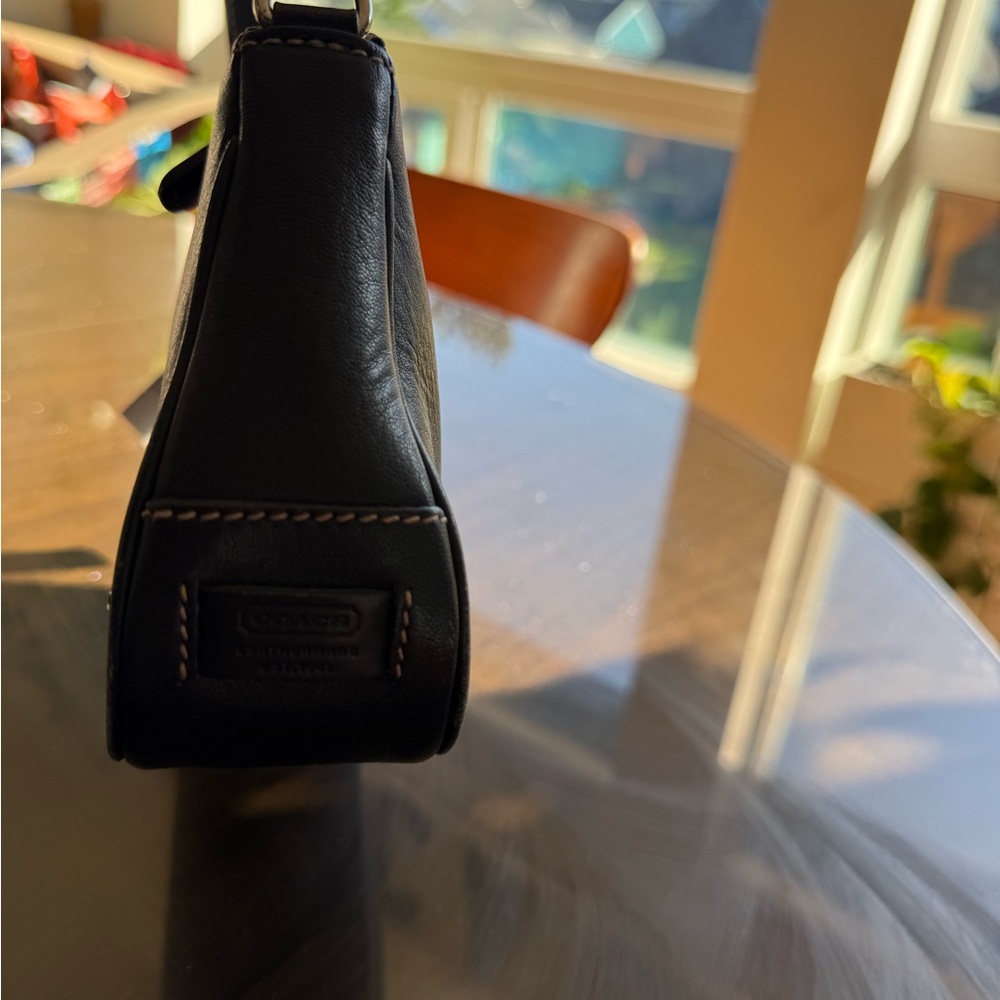 Vintage all leather Small Coach shoulder bag - Picture 5 of 8